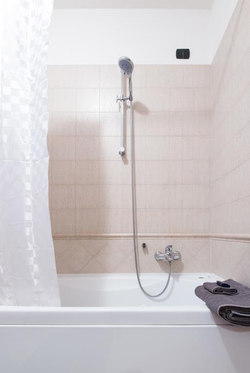 B&B Feel At Home Фиумичино Екстериор снимка